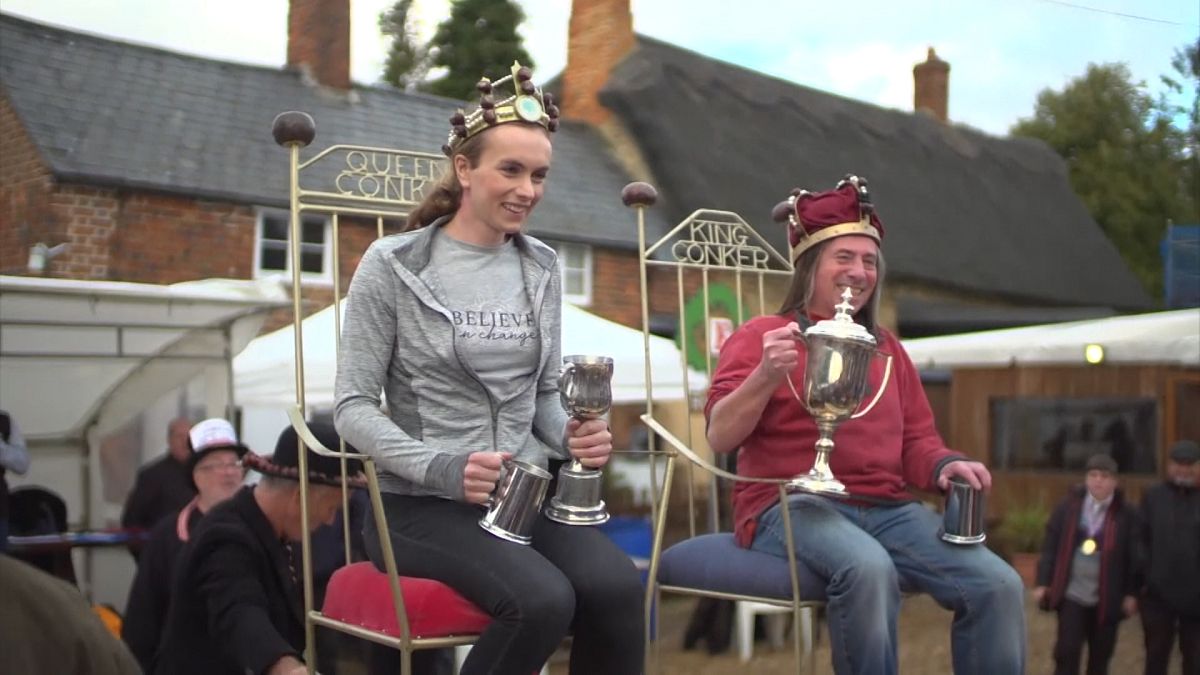 Regno Unito: solo i più impavidi si sfidano... nei campionati di conkers