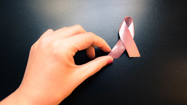 Tumore al seno: ottobre è il mese della prevenzione Tumore al seno: ottobre è il mese della prevenzione