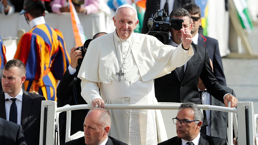 كيف حول وسم على تويتر البابا فرانسيس لمشجع فريق كرة قدم؟   Euronews