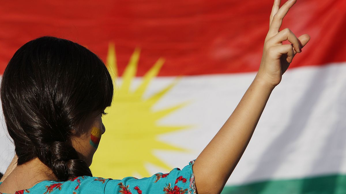 هل انهارت أحلام الأكراد بالحكم الذاتي بعد طلب المساعدة من دمشق؟