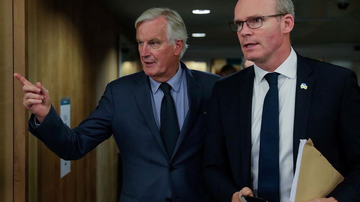 In foto: Michel Barnier (negoziatore per la Ue sulla Brexit) e Simon Coveney