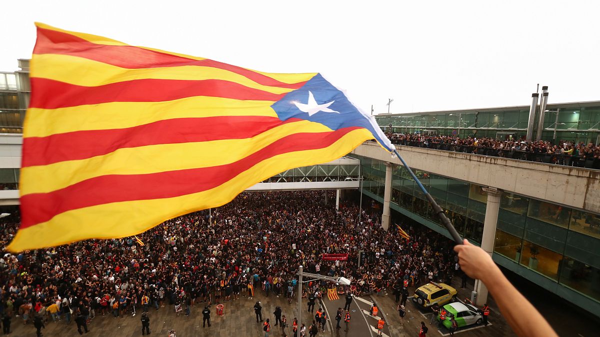 Catalães nas ruas contra decisão do Supremo Tribunal