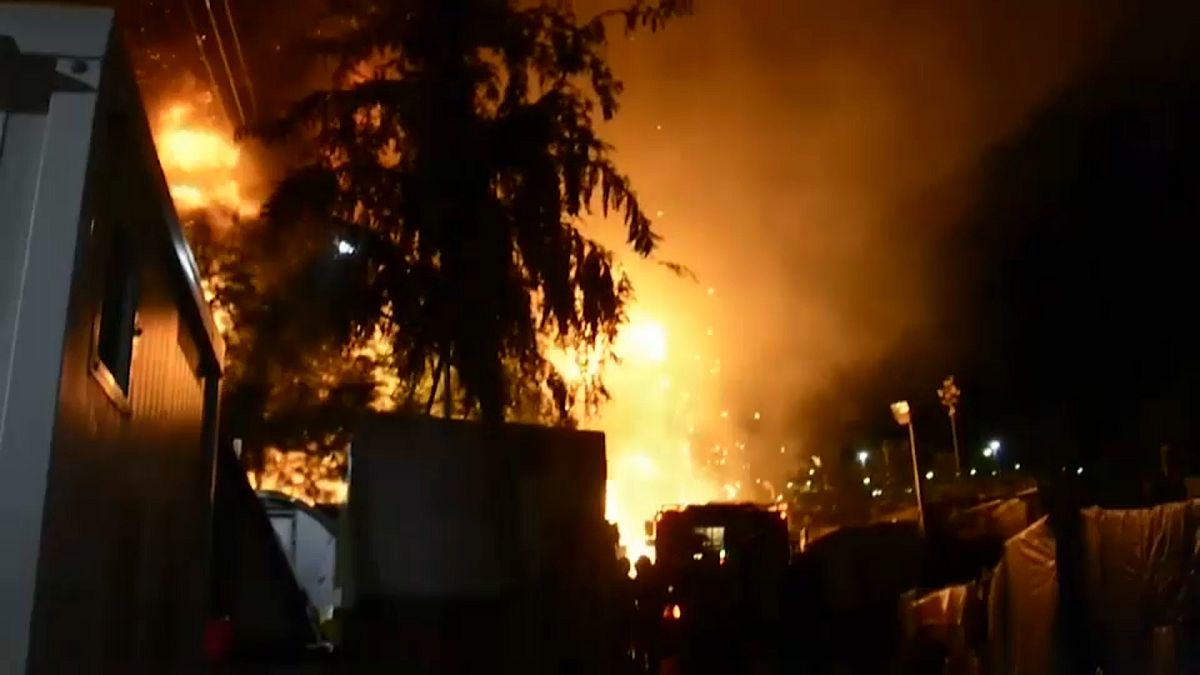 Incêndio em campo de refugiados de Samos