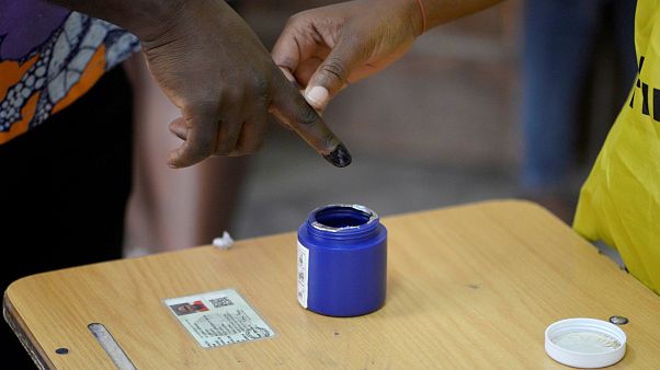 Eleições em Moçambique "sem incidentes graves" Eleições em Moçambique "sem incidentes graves"