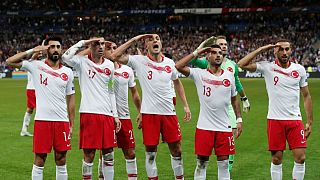 تکرار سلام نظامی جنجال‌برانگیز تیم ملی فوتبال ترکیه پس از تساوی در برابر فرانسه