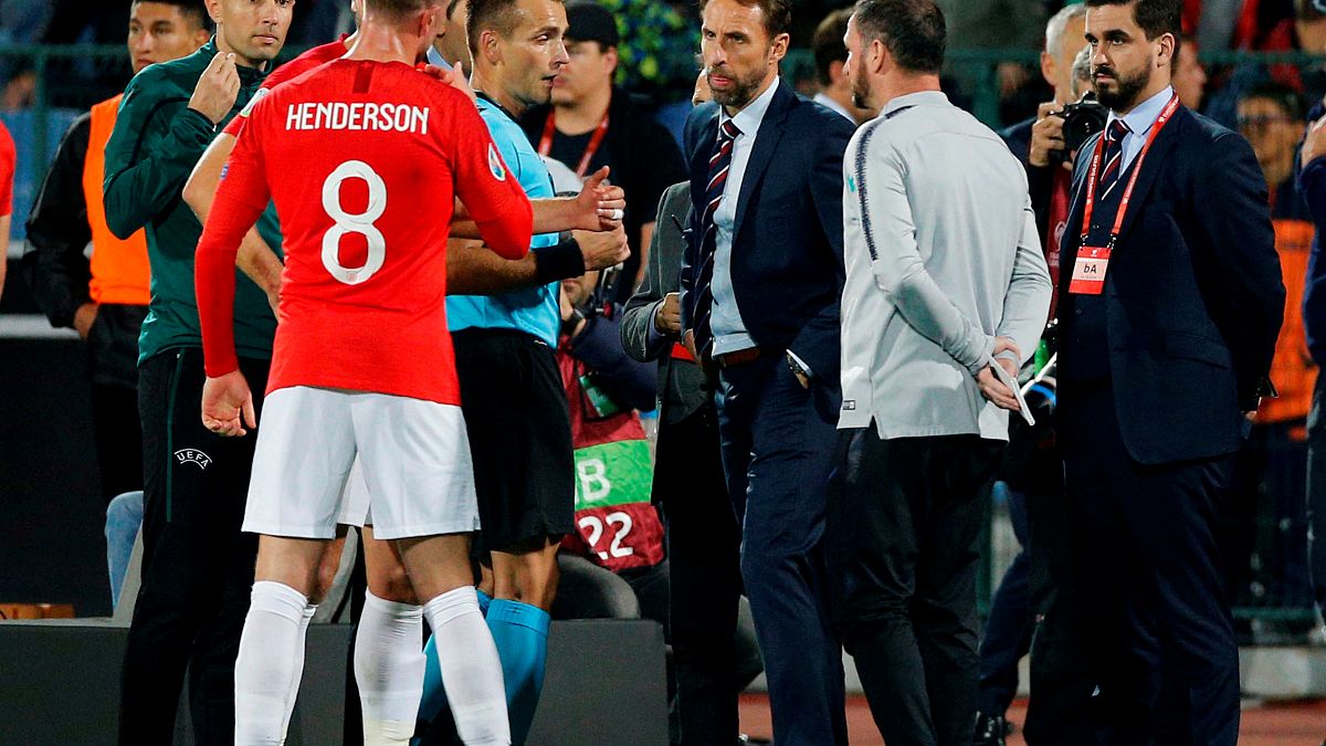 Fußball-Präsident nach Rassismus-Vorfällen zurückgetreten - UEFA vor Anklage gegen Bulgarien