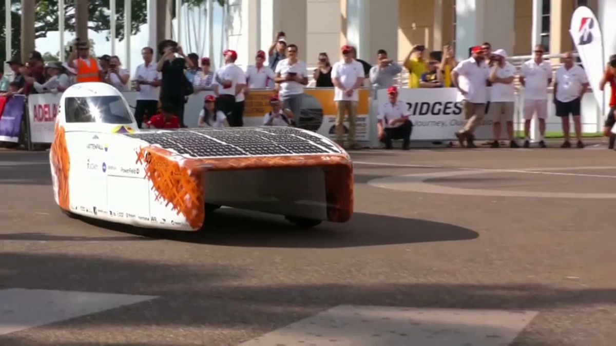 شاهد: فعاليات سباق بريدجستون "للسيارات الشمسية" في أستراليا