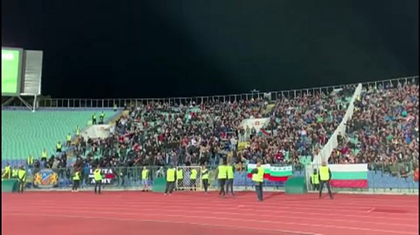 A bolgár szövetség elnökének „fejébe kerülhet” a futball-rasszizmus A bolgár szövetség elnökének „fejébe kerülhet” a futball-rasszizmus