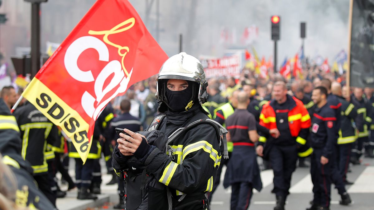 Tűzoltók csaptak össze rendőrökkel Párizsban