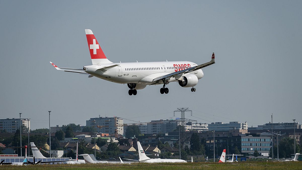 Καθηλώνει δεκάδες αεροσκάφη η Swiss Air