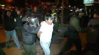Disturbios y enfrentamientos en Bolivia en el exterior de un mitin de Evo Morales