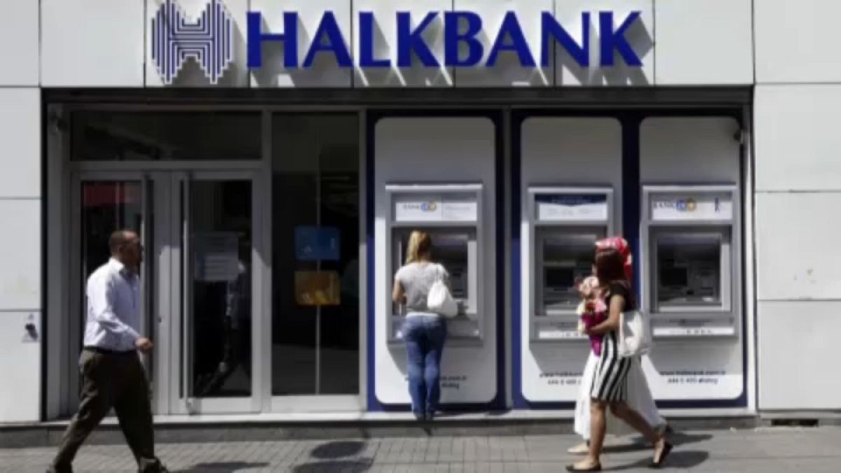  Halkbank обвиняют в нарушении санкций против Ирана 