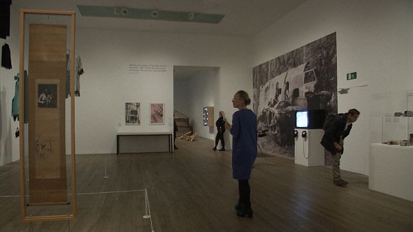 Londoner Tate Modern präsentiert Ausstellung über Erfindung der Videokunst Londoner Tate Modern präsentiert Ausstellung über Erfindung der Videokunst