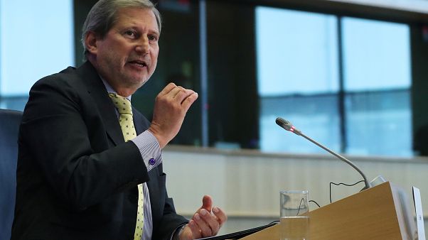 "Breves de Bruxelas": deslisuão nos Balcãs e atraso na nova Comissão "Breves de Bruxelas": deslisuão nos Balcãs e atraso na nova Comissão