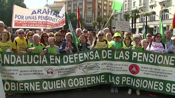Luchan en la calle por el futuro del sistema público de pensiones Luchan en la calle por el futuro del sistema público de pensiones