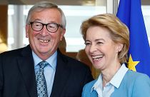 Κομισιόν: Αναβολή ανάληψης καθηκόντων για την φον ντερ Λάιεν