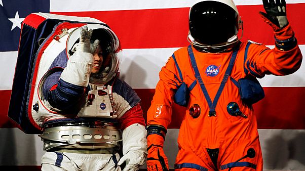 NASA yeni uzay kıyafetlerini tanıttı NASA yeni uzay kıyafetlerini tanıttı