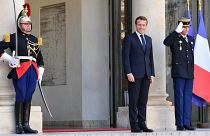 Fransa'da başörtüsü tartışmalarına Cumhurbaşkanı Macron da katıldı; iç savaş uyarısı yaptı