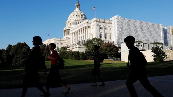 Suriye kararını kınayan Temsilciler Meclisi'nin başkanı Pelosi, Trump ile olan toplantıyı terk etti Suriye kararını kınayan Temsilciler Meclisi'nin başkanı Pelosi, Trump ile olan toplantıyı terk etti