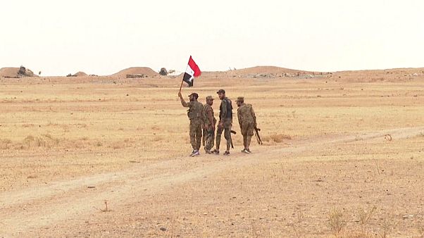 بموجب الاتفاق مع الأكراد.. الجيش السوري يوسع انتشاره في المناطق الاستراتيجية الحدودية مع تركيا بموجب الاتفاق مع الأكراد.. الجيش السوري يوسع انتشاره في المناطق الاستراتيجية الحدودية مع تركيا
