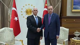 Cessate il fuoco in Siria: lo annuncia Pence dopo un vertice con Erdogan 
