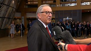 "Ich spreche gerade!" - Juncker herrscht Journalisten an