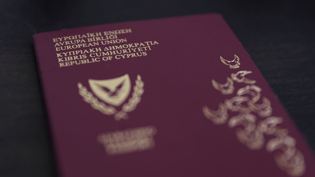 Δικτάτορες από Καμπότζη απέκτησαν κυπριακό διαβατήριο; - Τι απαντάει η Κυβέρνηση