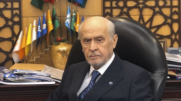 ABD ve Türkiye arasında varılan ateşkes anlaşması sonrası Bahçeli: "Uzlaşmayı değerli buluyoruz" ABD ve Türkiye arasında varılan ateşkes anlaşması sonrası Bahçeli: "Uzlaşmayı değerli buluyoruz"