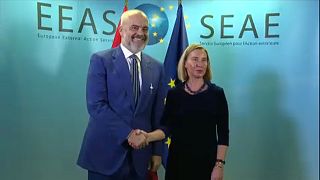 Cimeira da UE sem consenso no alargamento aos Balcãs