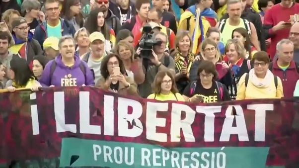 Sztrájk és tömegtüntetés Barcelonában Sztrájk és tömegtüntetés Barcelonában