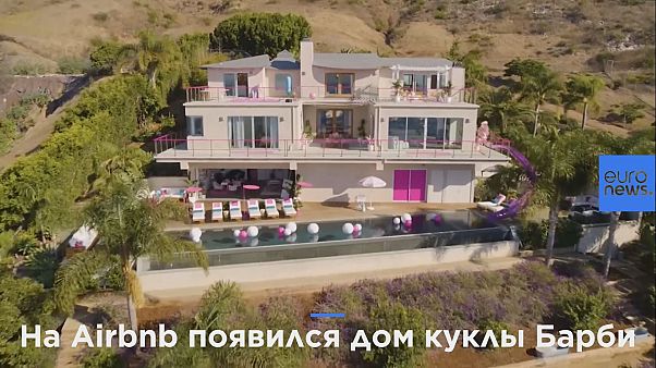 Airbnb сдаст дом куклы Барби в честь ее 60-летия Airbnb сдаст дом куклы Барби в честь ее 60-летия
