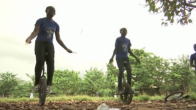 A monocycle dans les rues de Lagos