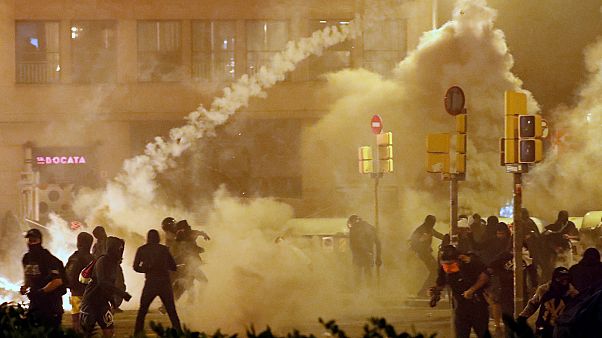 Barcelona: utcai harcokba torkolló tüntetés Barcelona: utcai harcokba torkolló tüntetés