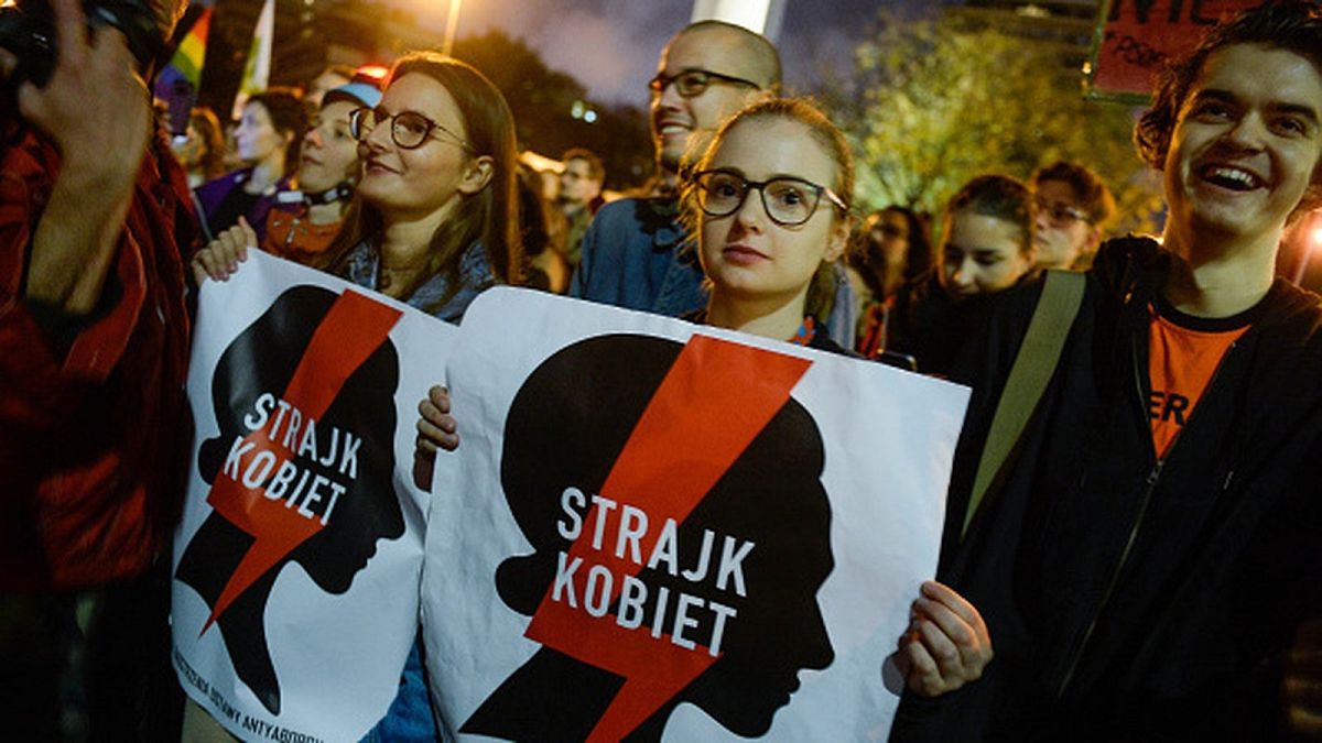 Cinsel eğitime hapis cezasının önünü açacak yasa tasarısı Polonya'da tartışmalara yol açtı