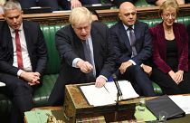 El primer ministro británico, Boris Johnson, durante el pleno este sábado