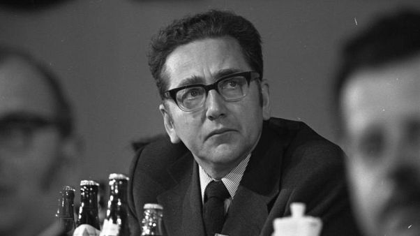 Eppler auf dem Bundesparteitag der SPD in Hannover (1973) Eppler auf dem Bundesparteitag der SPD in Hannover (1973)