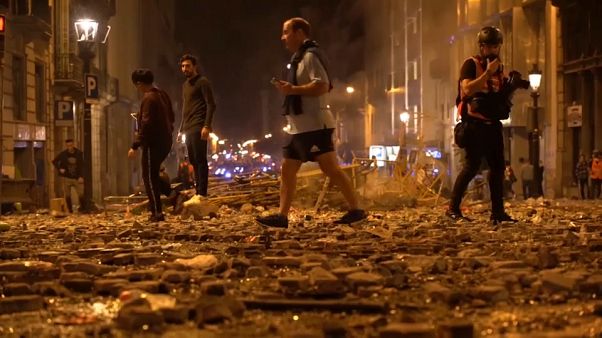 El Gobierno denuncia la 'extrema' violencia de las protestas en Cataluña El Gobierno denuncia la 'extrema' violencia de las protestas en Cataluña