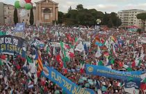 Italia, opposizione in piazza
