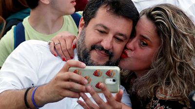 Salvini promete regressar "rápido" ao poder