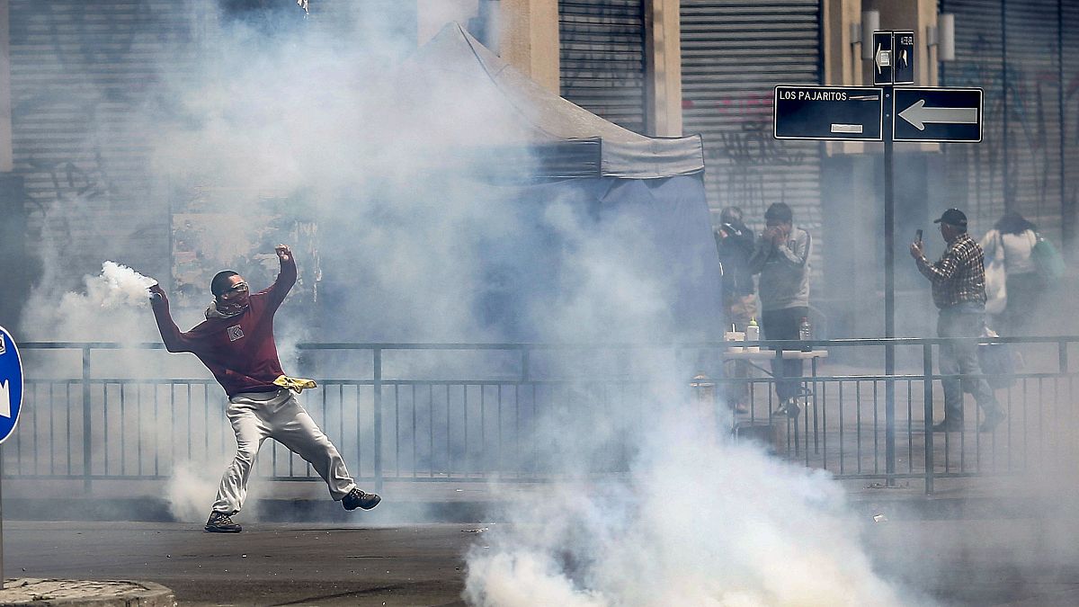 معترضان در شیلی با وجود اعلام وضعیت اضطراری بار دیگر به خیابان‌ها آمدند