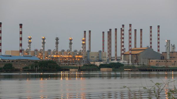 İran'ın Abadan petrol rafinerisi İran'ın Abadan petrol rafinerisi
