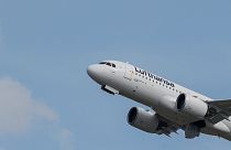 Warnstreiks bei Lufthansa-Töchtern: Etwa 100 Flüge gestrichen