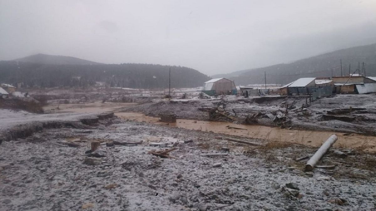 Al menos 15 muertos tras el derrumbe de una presa en Rusia