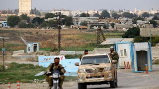 Las milicias kurdas culminan su retirada de la ciudad de Ras al Ain