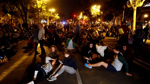 Βαρκελώνη: Έβδομη νύχτα διαδηλώσεων (εικόνες) Βαρκελώνη: Έβδομη νύχτα διαδηλώσεων (εικόνες)