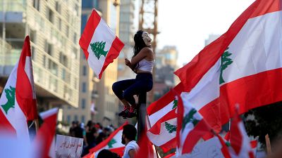 Lübnan: Protestolar ve Hariri'nin istifa tehdidi sonrası hükümet reform paketinde anlaştı