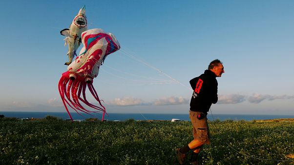 Színes sárkányok lepték el Málta egét Színes sárkányok lepték el Málta egét