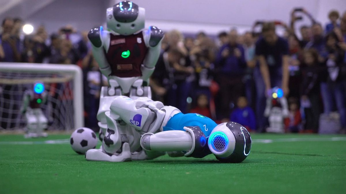 رونمایی از نسل جدید رُبات‌های فوتبالیست برای شکست انسان 