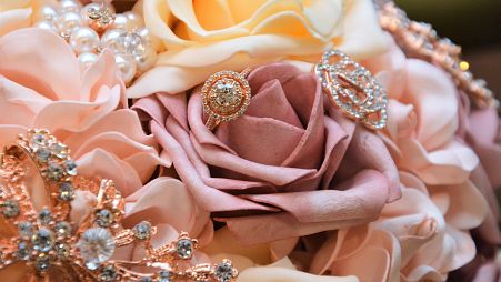 How to become a philanthropist while jewellery shopping online