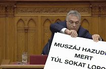 Η «παρενόχληση» του Βίκτορ Όρμπαν μέσα στο Κοινοβούλιο